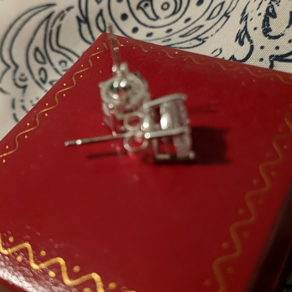 Stunning Studs - Picture 2 of 3